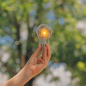 Gestoría energética: qué es y cómo baja la factura de la luz